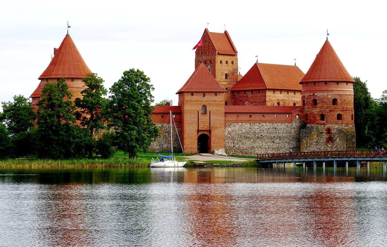 Litwa samochodem - zamek w Trokach